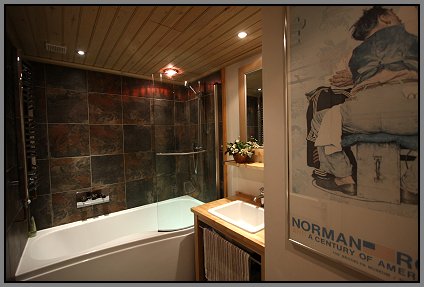 the garden room bathroom at Mitchelcroft